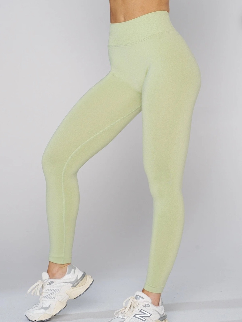 YoungLA Curve Seamless Leggings mint green